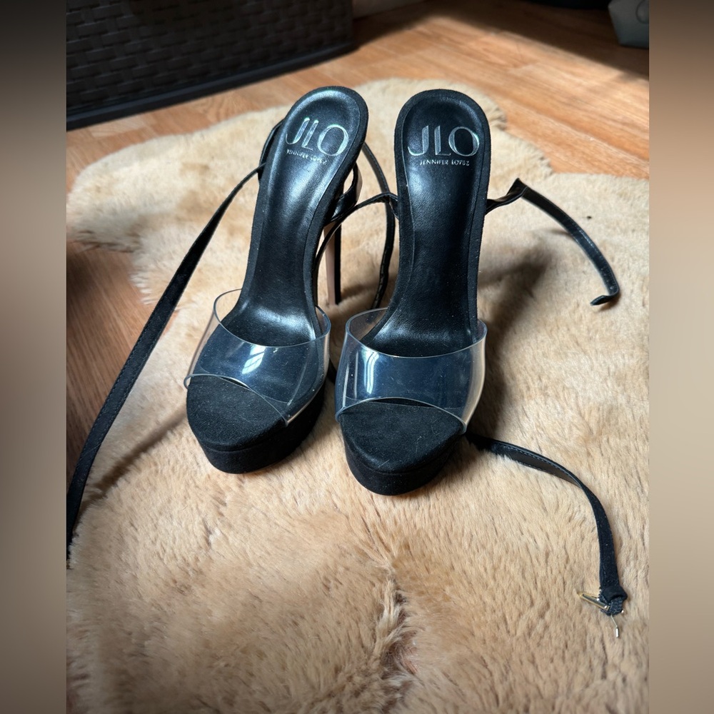 Black high sandals. Size:6 JLo